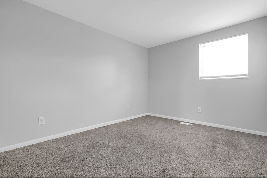 Building Photo - 1636 E 25th Ave