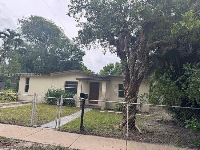 Building Photo - 13845 NW 5th Ave