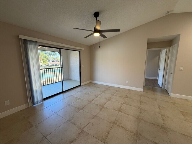 Building Photo - ANNUAL RENTAL - 1 BED / 1 BATH AT OASIS