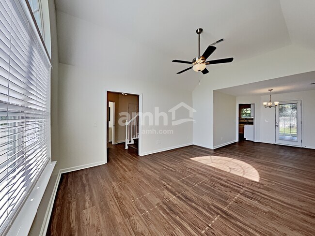 Building Photo - 817 Laramie Ct