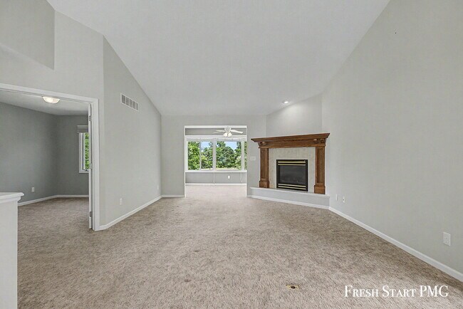Building Photo - 2107 Blue Bell Way