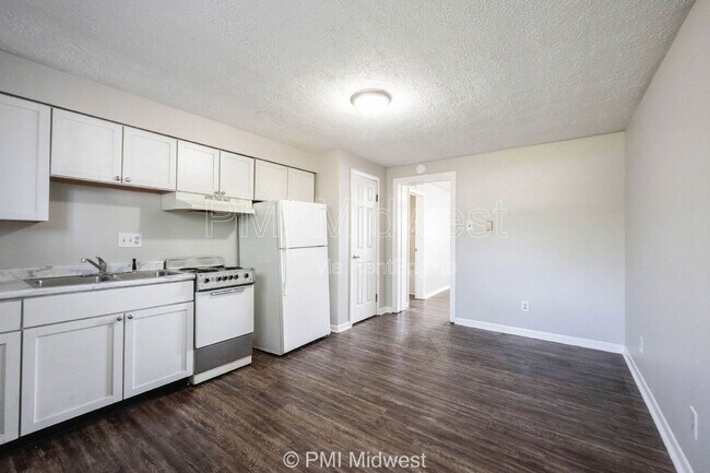 Building Photo - 7046 E US Hwy 36