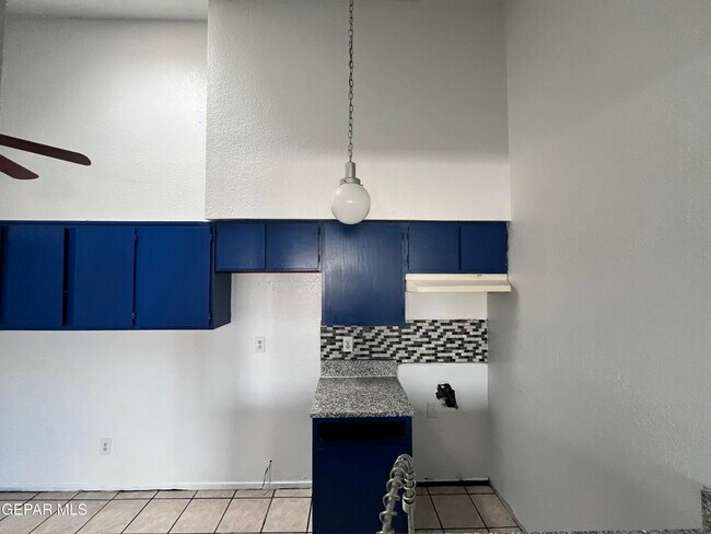 Building Photo - 5524 Oakbriar Cir