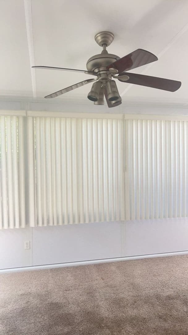 Building Photo - Available Now….large 4 bedroom in Vista, w...