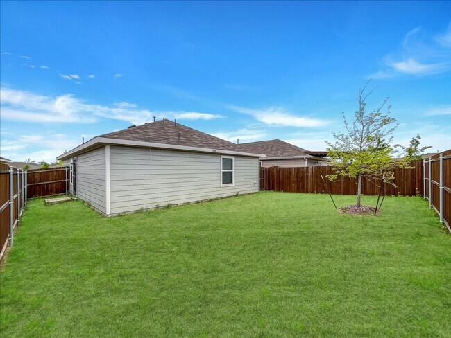 Building Photo - 7509 Jackrabbit Ave