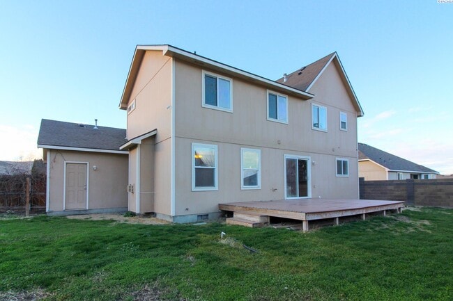 Building Photo - 4 Bed/2.5 Bath House in Richland