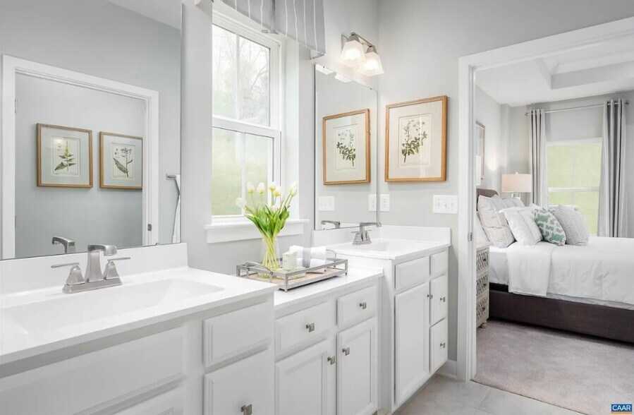 Building Photo - 736 Empire St