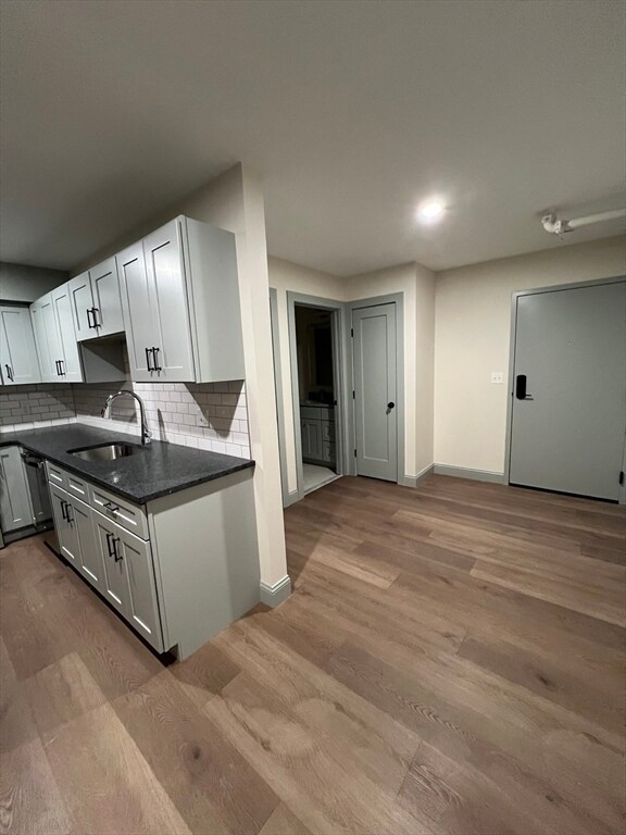 Building Photo - 160 Seabury St