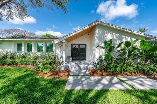 Building Photo - 16650 SW 77th Ct