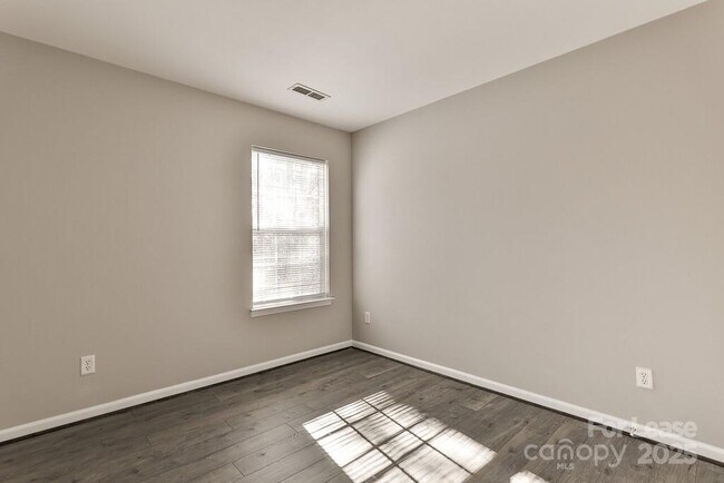 Building Photo - 9522 Bird Watch Ln