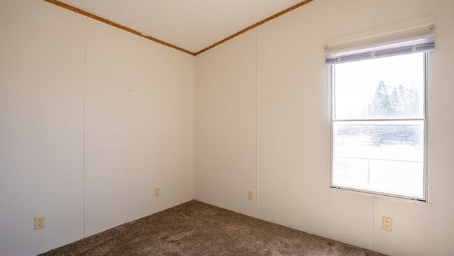 Building Photo - Bar Nunn Living