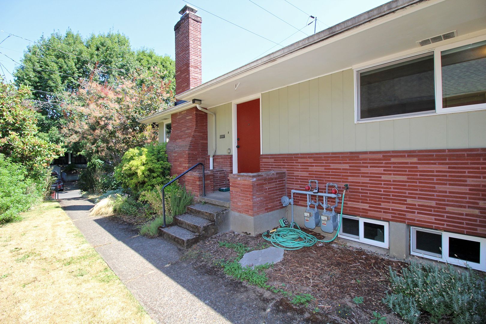 Building Photo - 4118-4118 SE Yamhill St