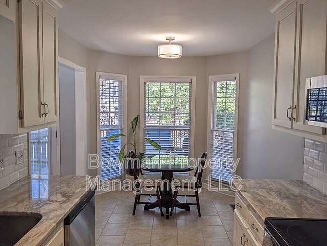 Building Photo - 180 Twin Creek Ct