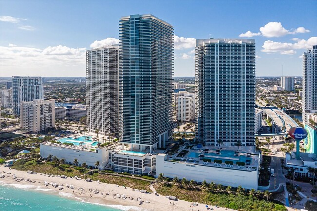Building Photo - 1830 S Ocean Dr