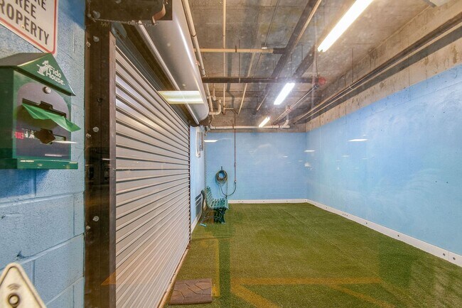 Building Photo - Rare rental opportunity at Bristol West End!