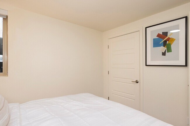 Building Photo - Ballard Gem! Updated Apartment w/ Parking, Bright Interiors & Steps to Dining + Parks