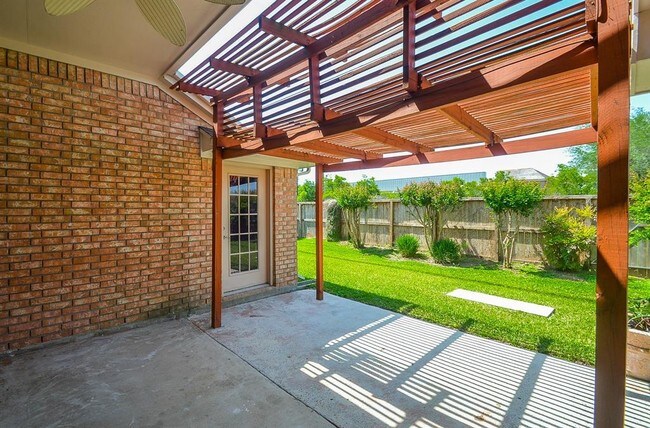Building Photo - 6327 Drake Elm Dr