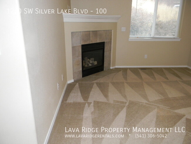 Building Photo - 1260 SW Silver Lake Blvd
