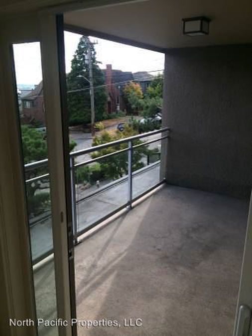 Building Photo - Modern 2 Bedroom Queen Anne Condo