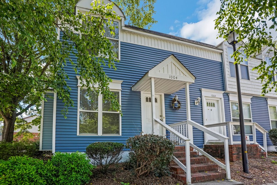 Building Photo - The Kensington Townhomes