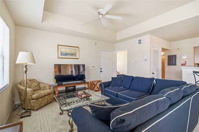 Building Photo - 1000 Villagio Cir