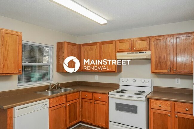 Building Photo - 3 Bedroom Pet-Friendly Home in Melbourne, FL with Main Street Renewal