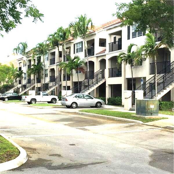 Building Photo - 5800 W Sample Rd
