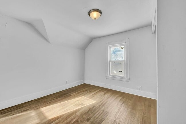 Building Photo - 3132 Elyria Ave