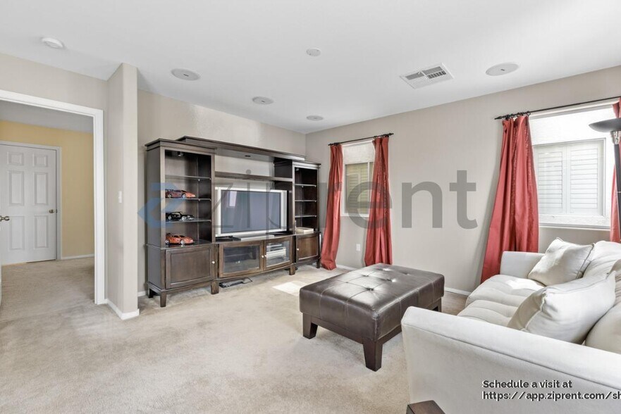 Building Photo - 5580 Avent Ferry St