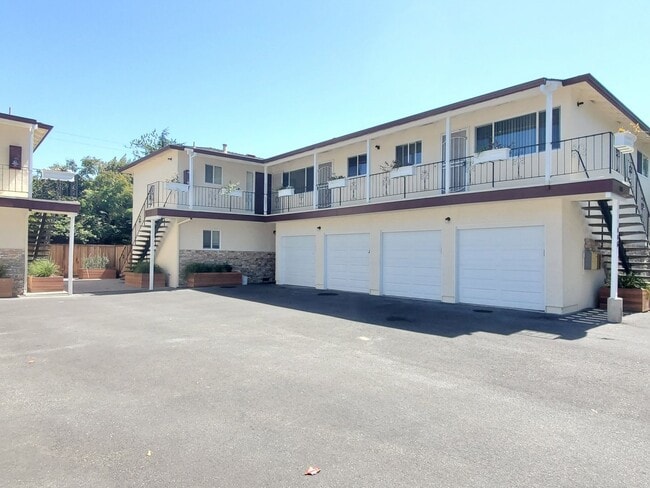 Building Photo - 446 S Bernardo Ave