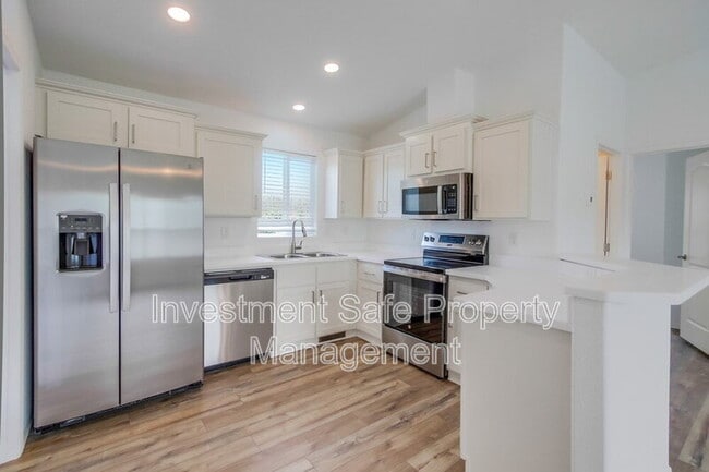 Primary Photo - 4028 Charles St
