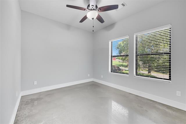 Building Photo - 610 E Shepherd St