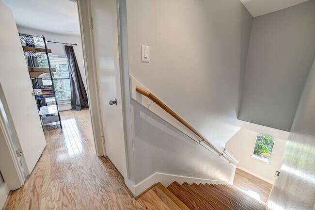 Building Photo - 5838 Larkin St