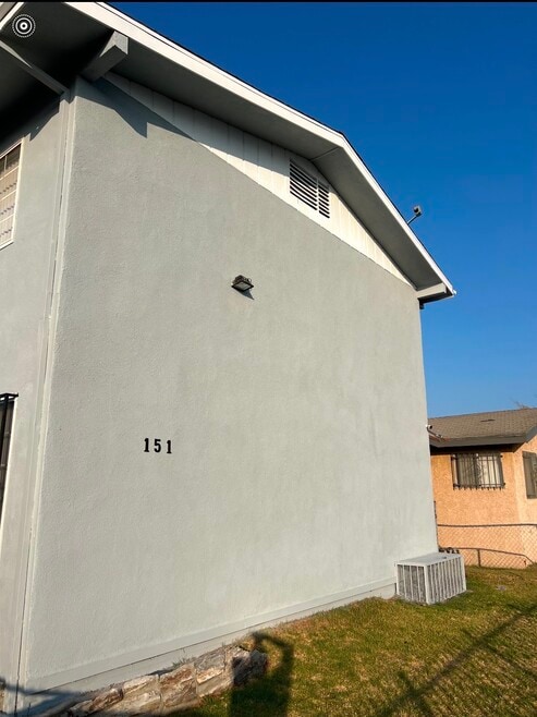 Building Photo - 151 E 95th St