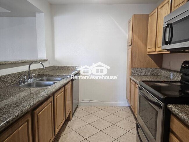 Building Photo - Beautiful 1-bedroom, 1-bathroom condo