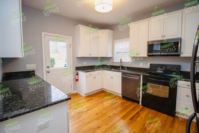 Building Photo - Available Now for Immediate Move In OR Pre...