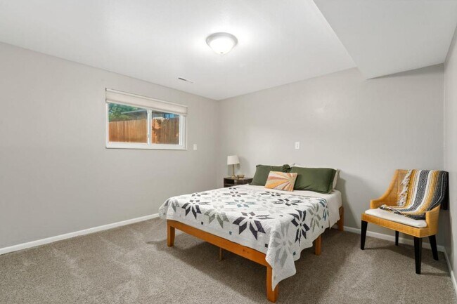 Building Photo - 2481 Nyssa Dr