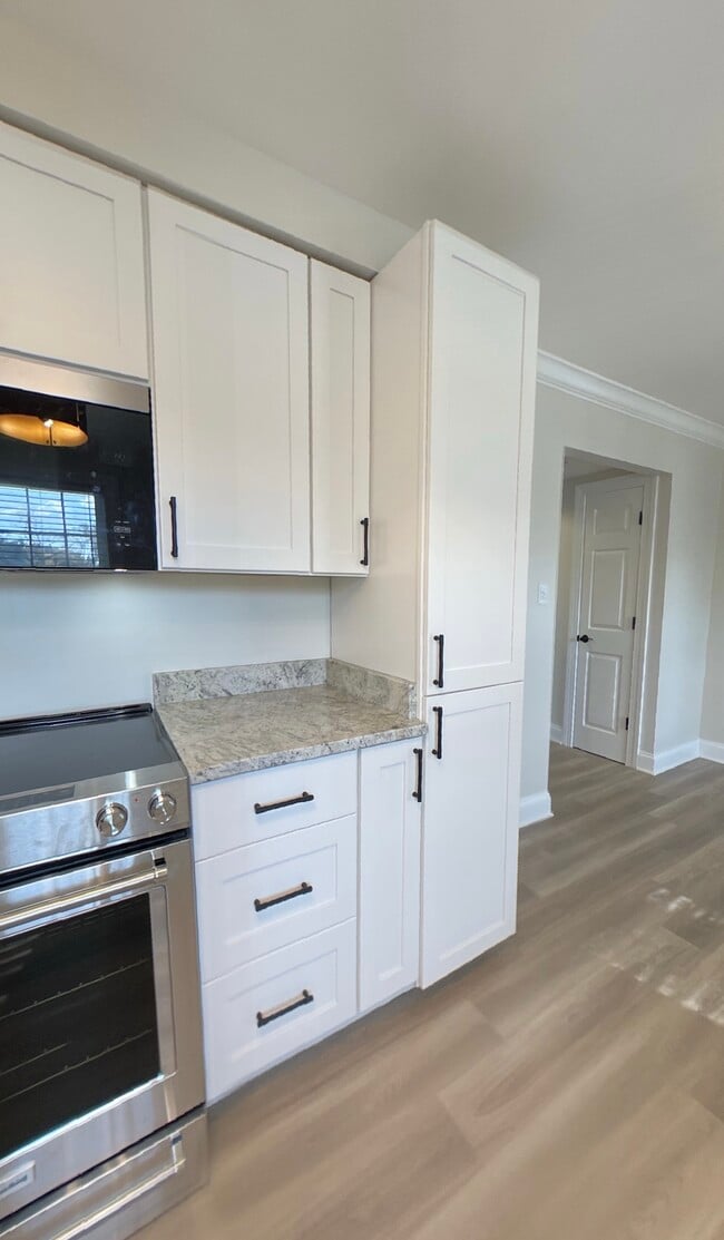 Building Photo - 1761 Aberdeen Cir