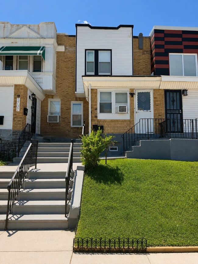 Building Photo - 1704 Conlyn St