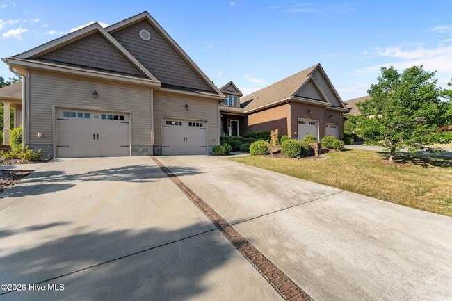 Building Photo - 108 Cypress Cir