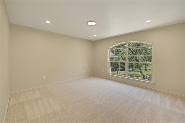 Building Photo - 10111 Bluffview Cir