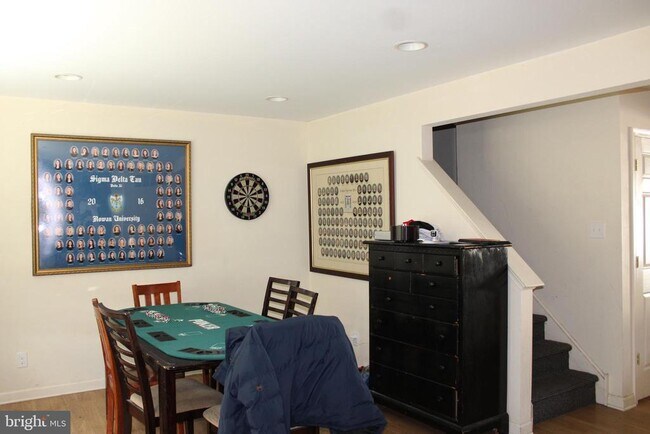 Building Photo - 107 Ellis St