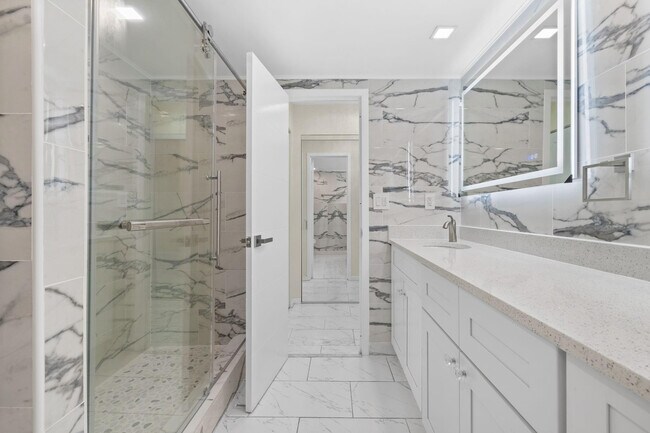 Building Photo - 100 Golden Isles Dr