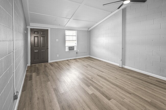 Building Photo - 1315 Alliance St