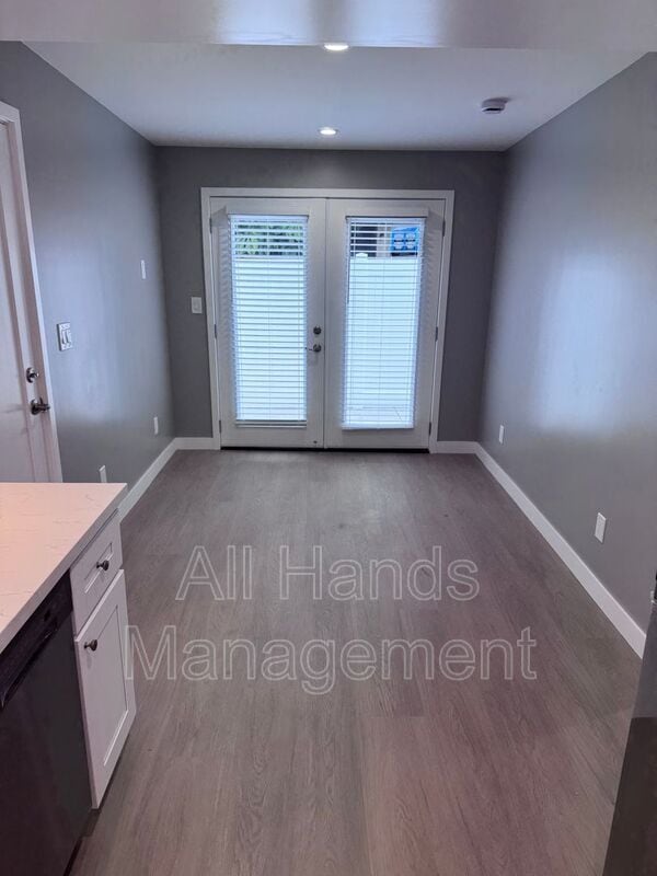 Building Photo - 5117 E The Toledo