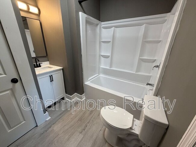 Building Photo - 948 Belvedere Dr