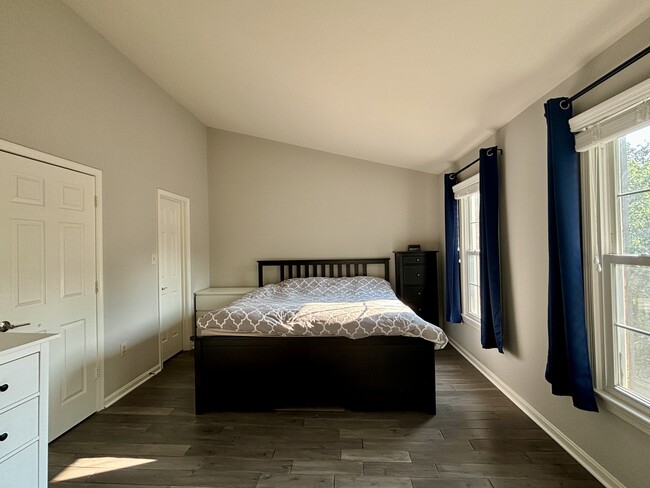 Building Photo - 2057 Pieris Ct