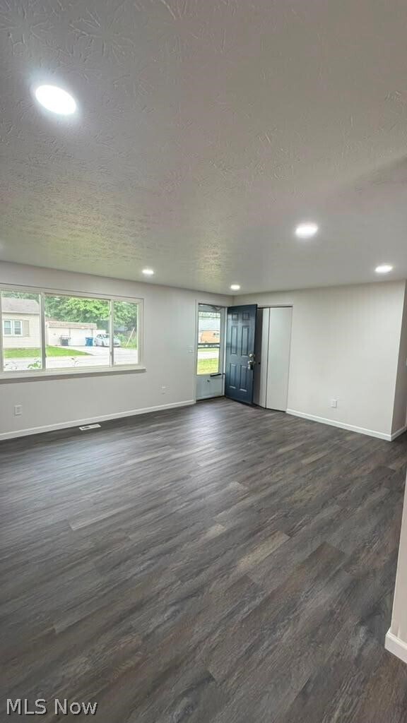 Building Photo - 5830 Beech Dr