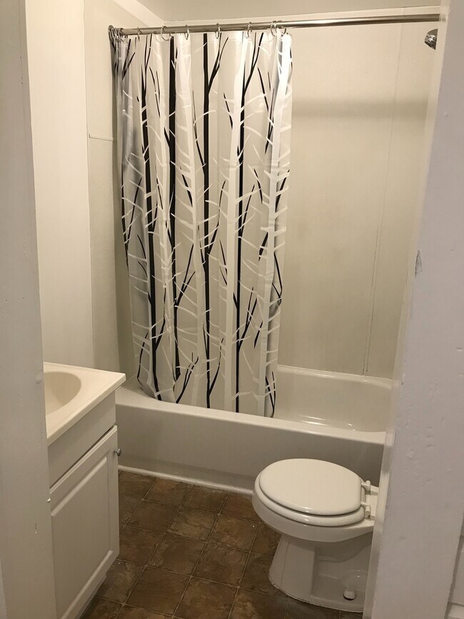 Building Photo - 914 Berkeley St