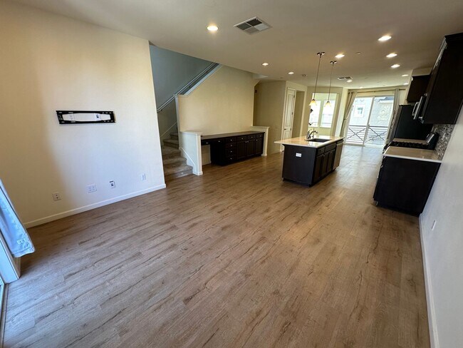 Building Photo - 2240 Carbondale Way